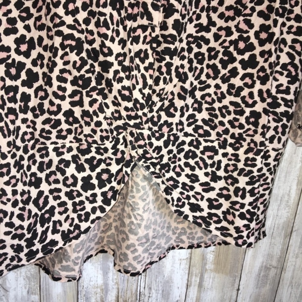 C&C California Pink Leopard Popover - Picture 2 of 5